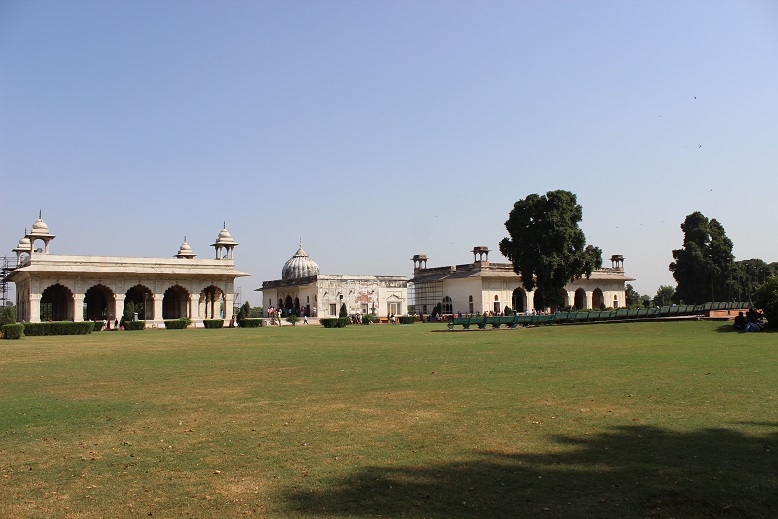 Red Fort 20-The palaces Delhi 2015